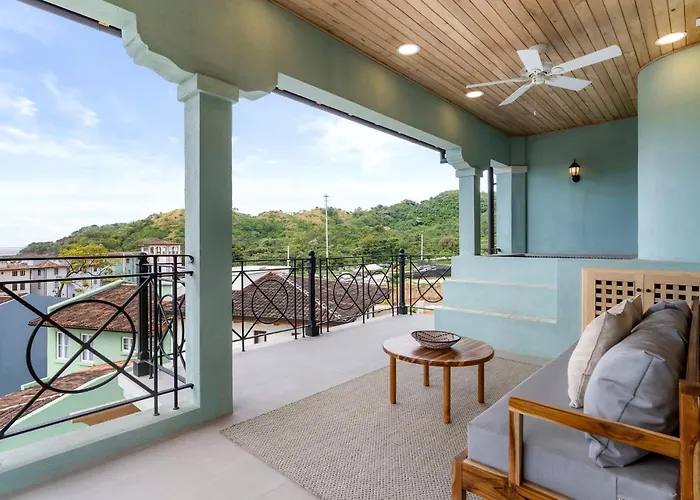 Sophisticated Modern With Ocean Views, Gorgeous Master & Private Jacuzzi *