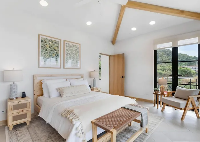 Sophisticated Modern With Ocean Views, Gorgeous Master & Private Jacuzzi Сasa de vacaciones Playa Danta