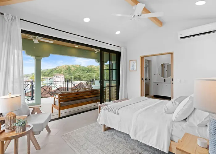 Sophisticated Modern With Ocean Views, Gorgeous Master & Private Jacuzzi Ferienhaus Playa Danta