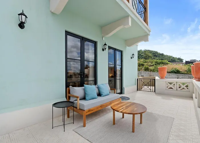 Sophisticated Modern With Ocean Views, Gorgeous Master & Private Jacuzzi Сasa de vacaciones *