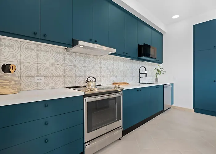 Sophisticated Modern With Ocean Views, Gorgeous Master & Private Jacuzzi Сasa de vacaciones Playa Danta
